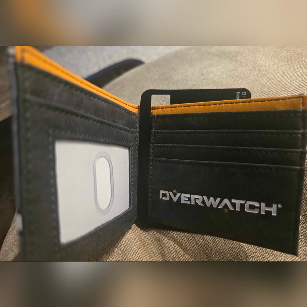 Overwatch Themed Wallet - Picture 3 of 5